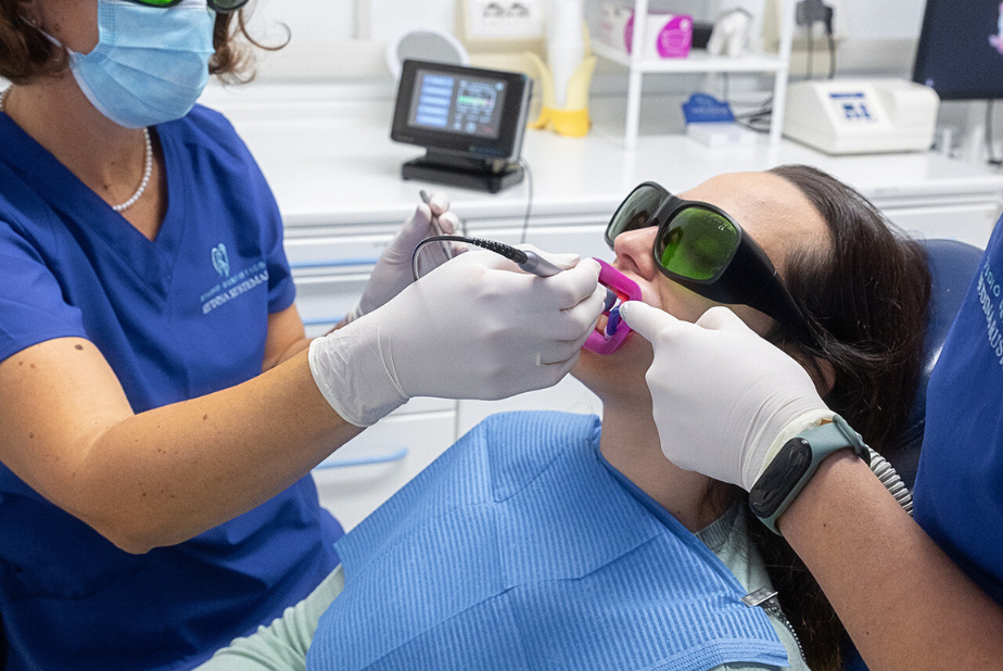 utilizzo del laser odontoiatrico Medency su paziente