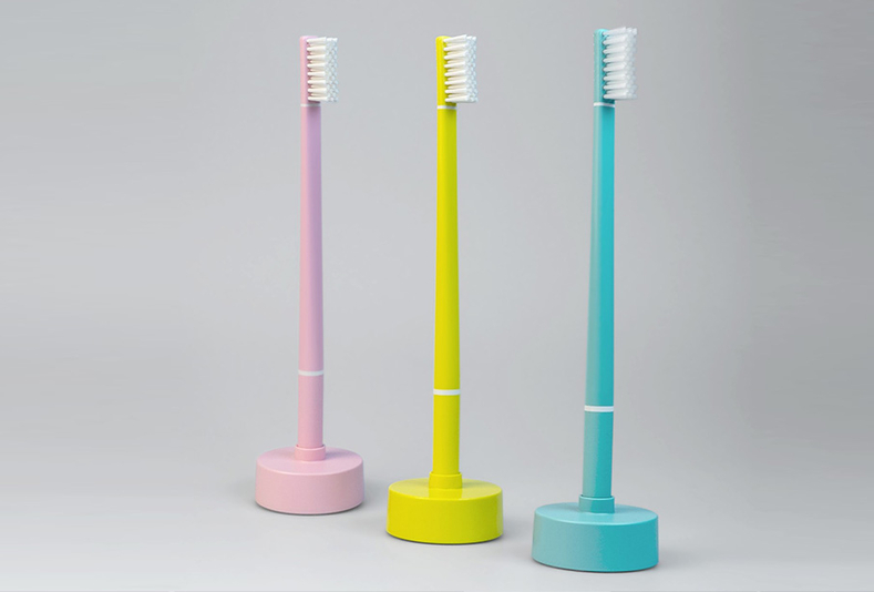 spazzolini Piuma Care di colori diversi