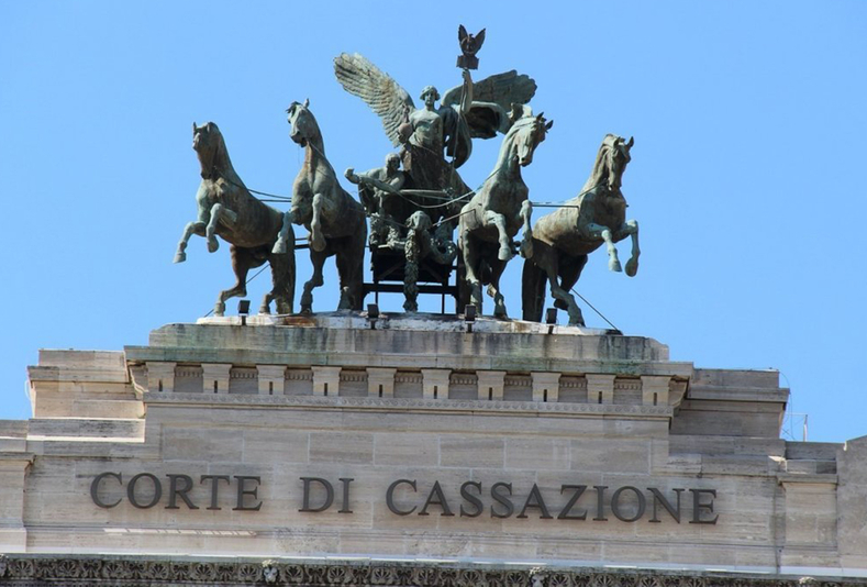 dettaglio statua del palazzo cassazione