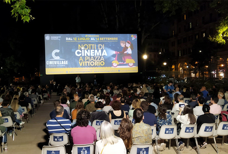 Cinema all'aperto a Piazza Vittorio