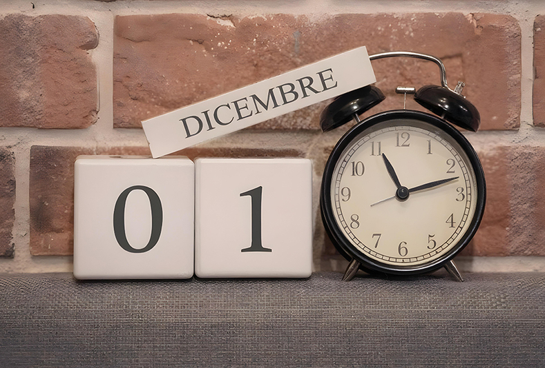 sveglia con calendario al 1° dicembre
