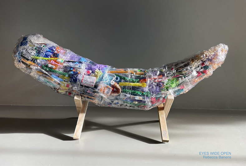 Opera d'arte prodotta con materiali di scarto prodotti in cliniche