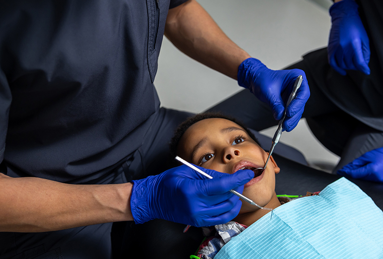 Bambino dal dentista