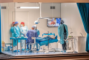 box attrezzato come un vero studio odontoiatrico