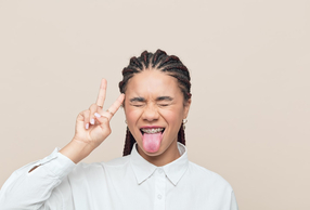 Ragazza con apparecchio 