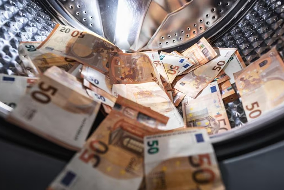 soldi riciclati in lavatrice