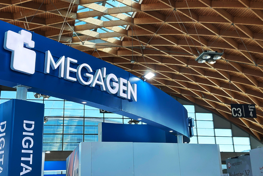 MegaGen protagonista a Expodental Meeting 2025 in sinergia con BIOLASE e Purgo Biologics Stand MegaGen Expodental Meeting 2025