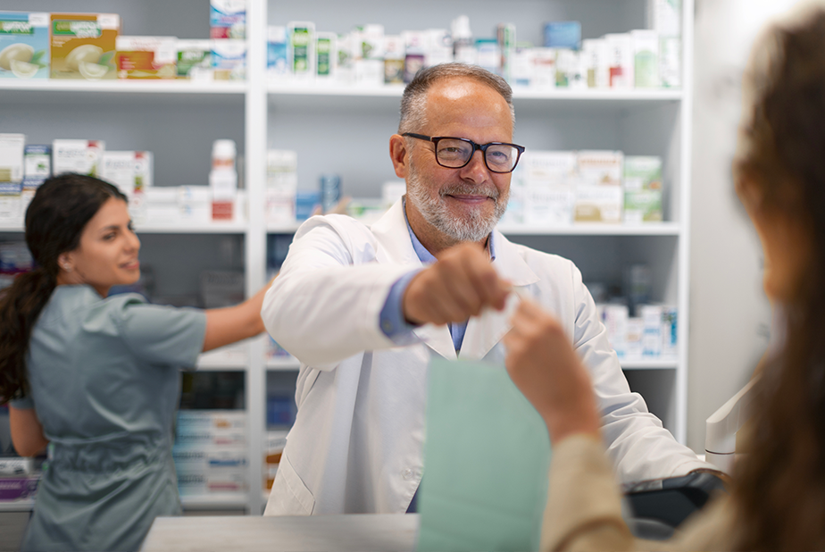 AIFA pubblica il terzo Position Paper sui biosimilari farmacista al bancone