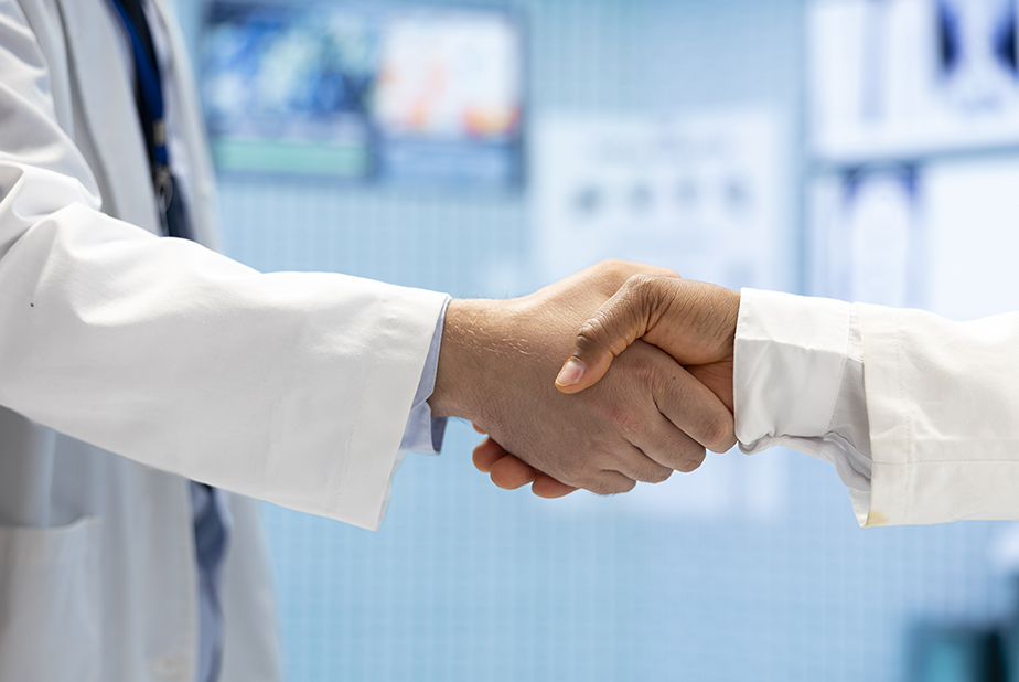 Federfarma e Fondazione ANDI Salute: parte il nuovo piano sanitario odontoiatrico stretta di mano