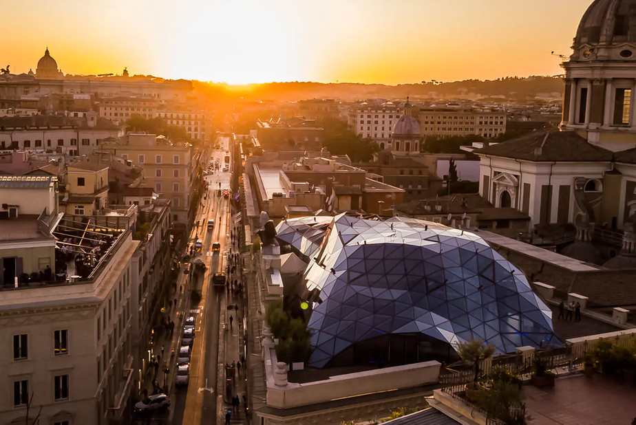 Lanterna di Fuksas a Roma con tramonto