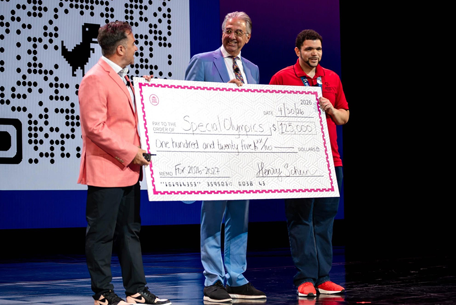 Henry Schein e Special Olympics rinnovano la loro partnership fino al 2030 Rappresentatni Henry Schein e Special Olympics